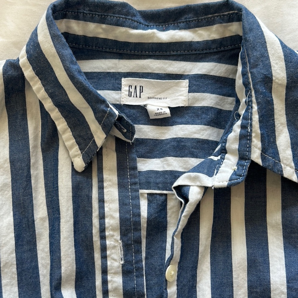 Gap boyfriend fit blouse